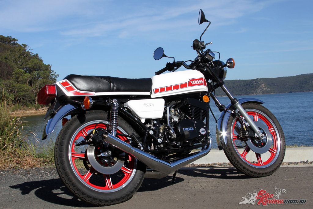 1976-Yamaha-RD400-Bike-Review-6834