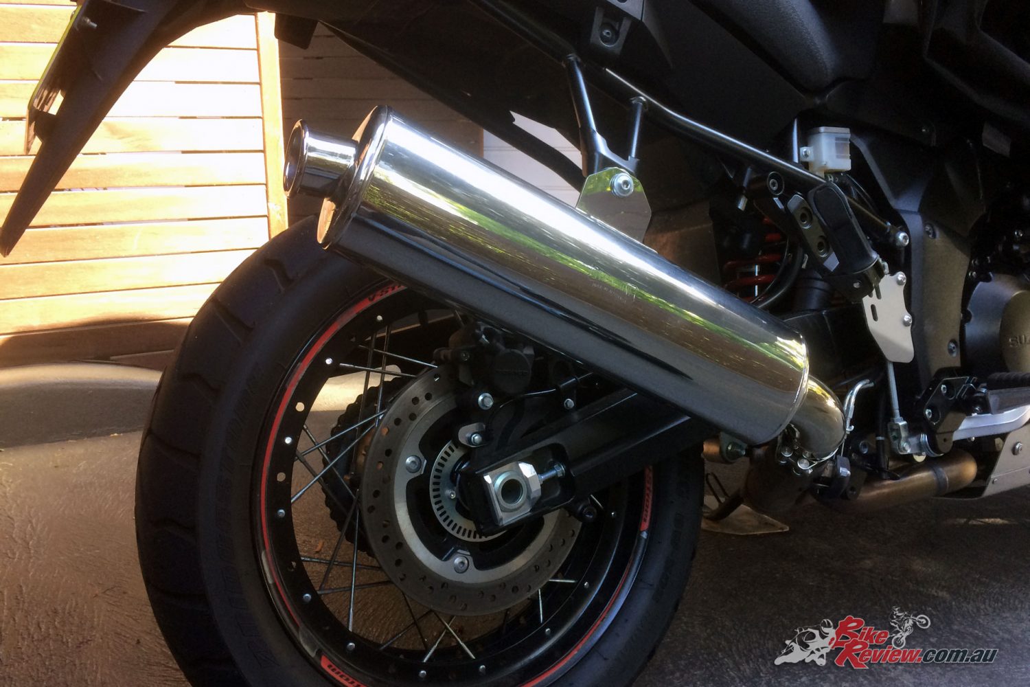 John adds a Staintune exhaust and DNA airfilter to his V-Strom 1000