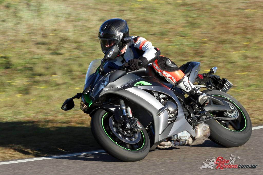 The ZX-10R SE can be transformed from a comfy road bike to a sharp track weapon at the push of a button and the presets are close to spot on. 