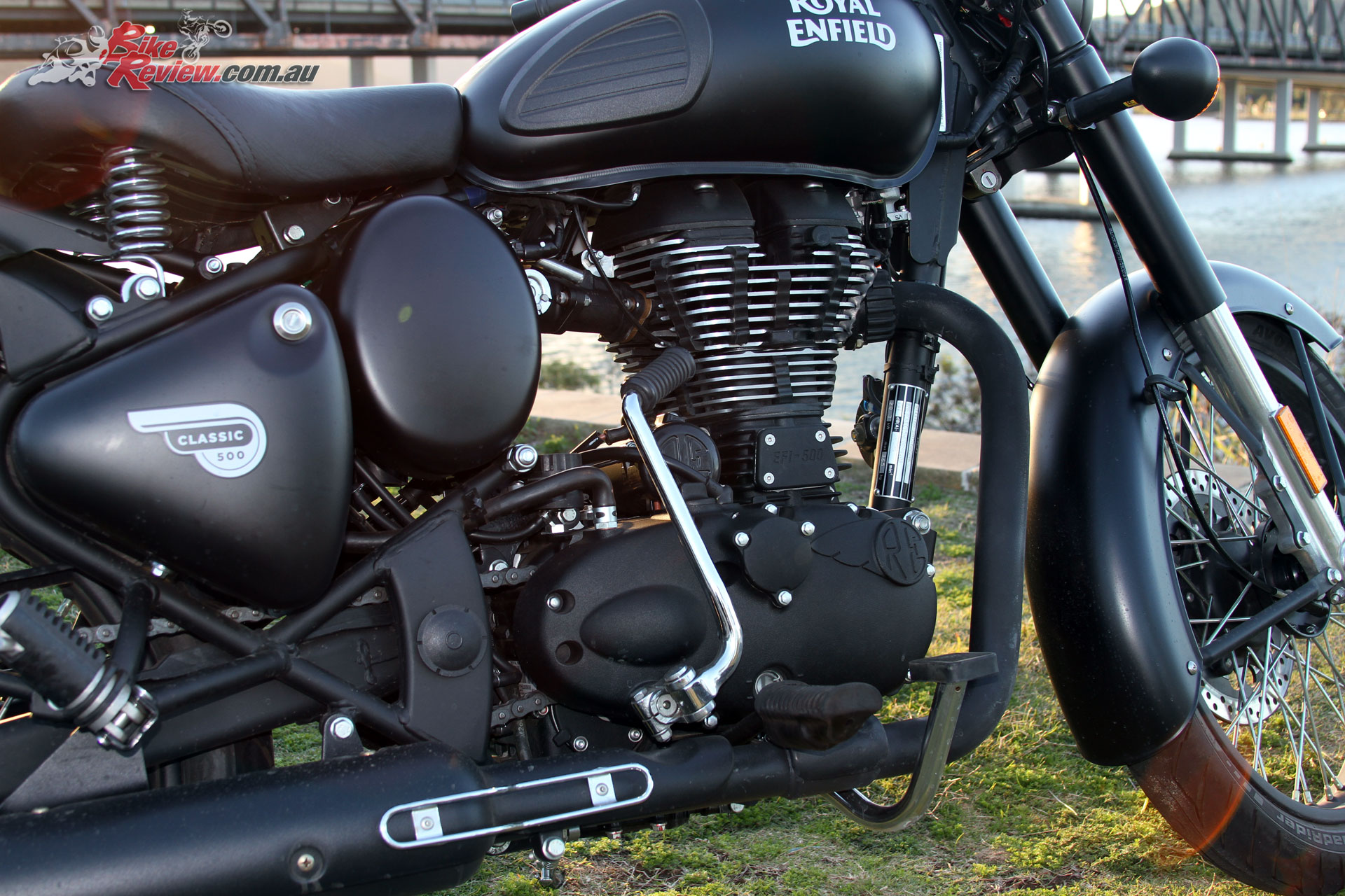 royal enfield classic stealth black