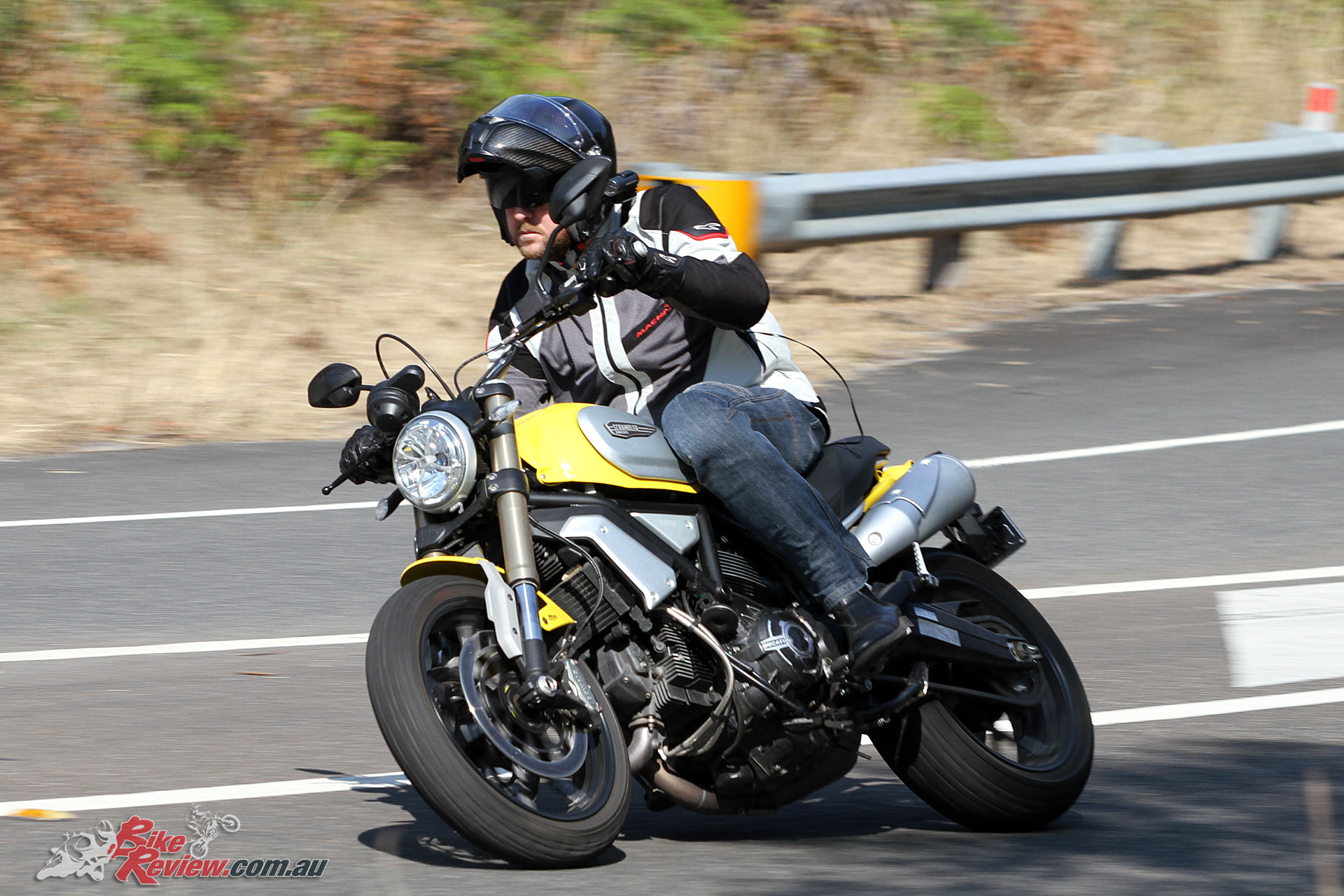 2018-Ducati-Scrambler-1100-Bike-Review-9325