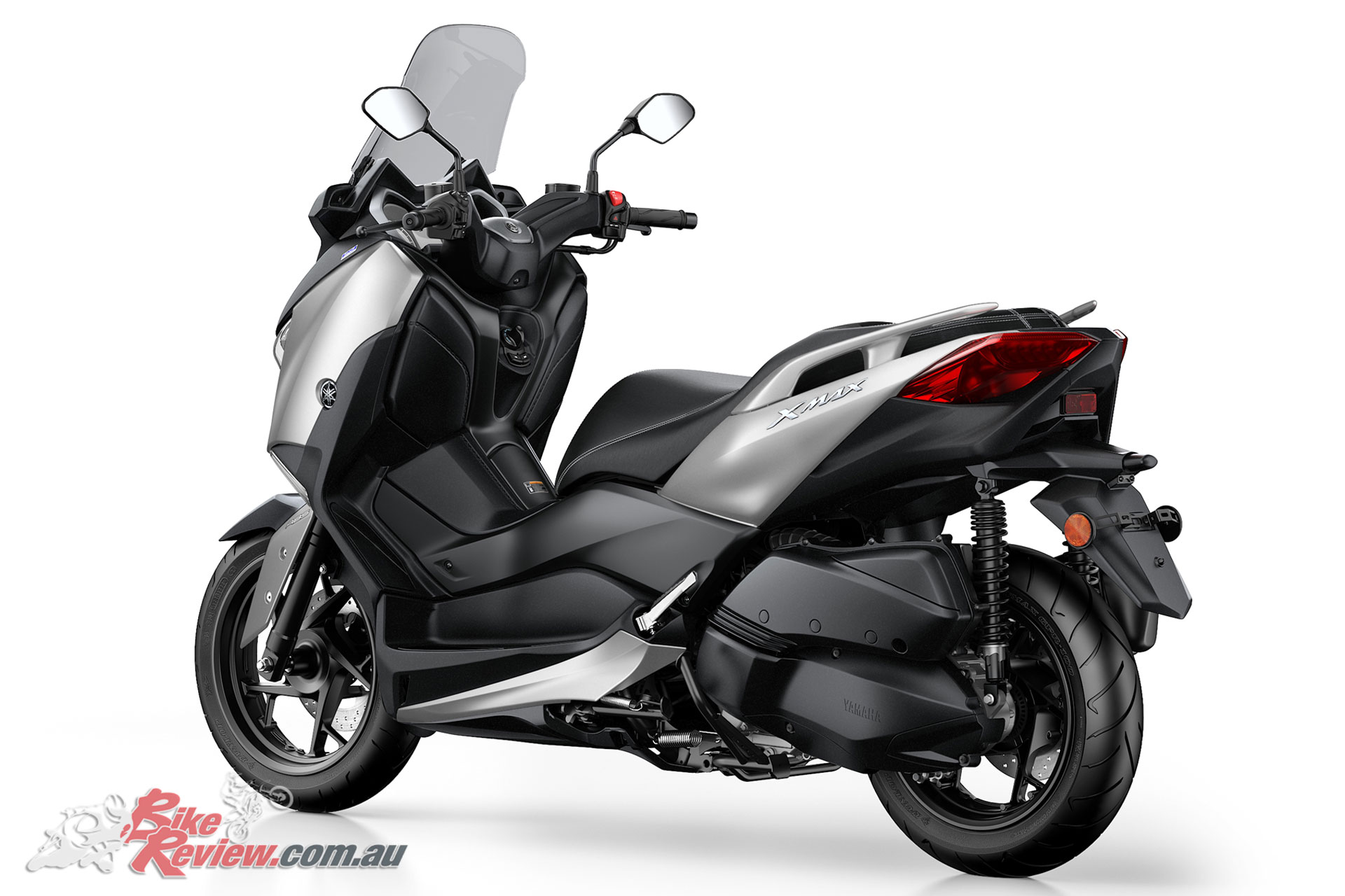 With traction control as standard the XMAX 300 offers a strong blend of performance and technology