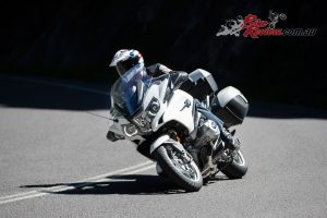 The modern day R 1250 RT features the BMW telelever front end.