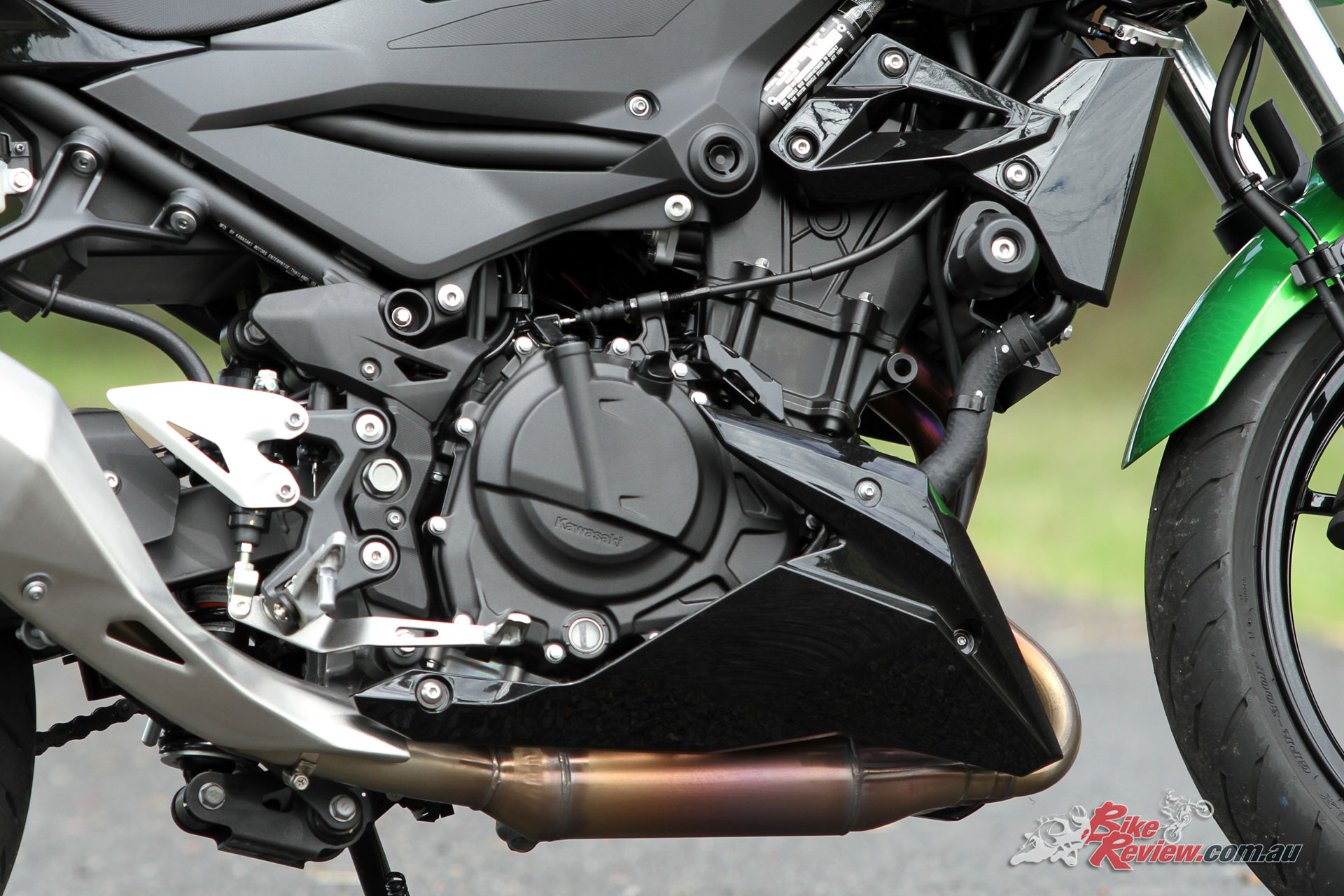 The 399cc parallel twin is a real gem, offering performance akin to a 600-650cc LAMS machine