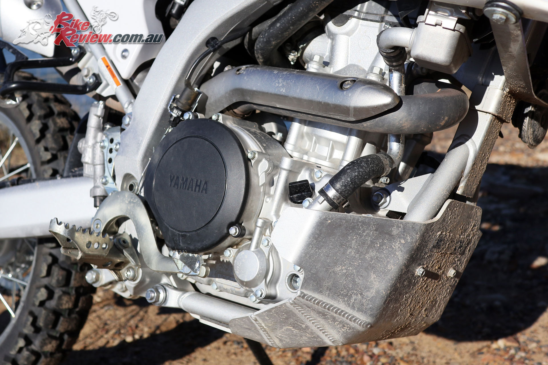 The WR250R features an easily maintained 250cc single-cylinder powerplant