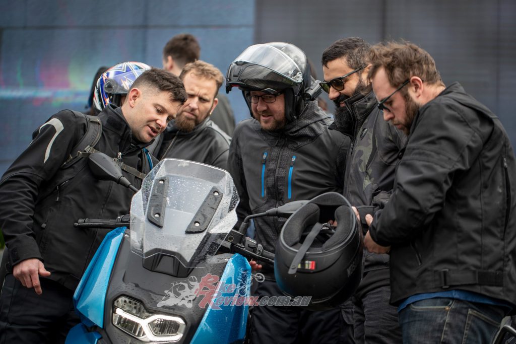 The BMW C 400 X ion and C 400 GT versions have a 6.5in TFT display unit that has Bluetooth connectivity. We had fun mucking around with it at the launch...
