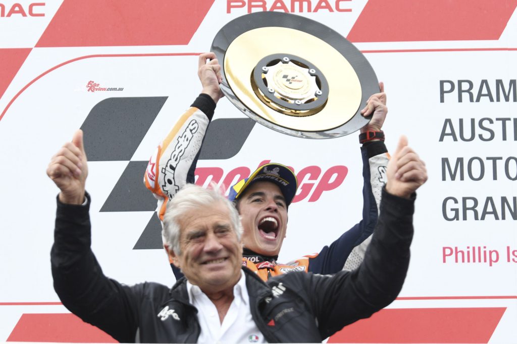 Agostini presented the winning trophy to Marc Marquez at the Island.