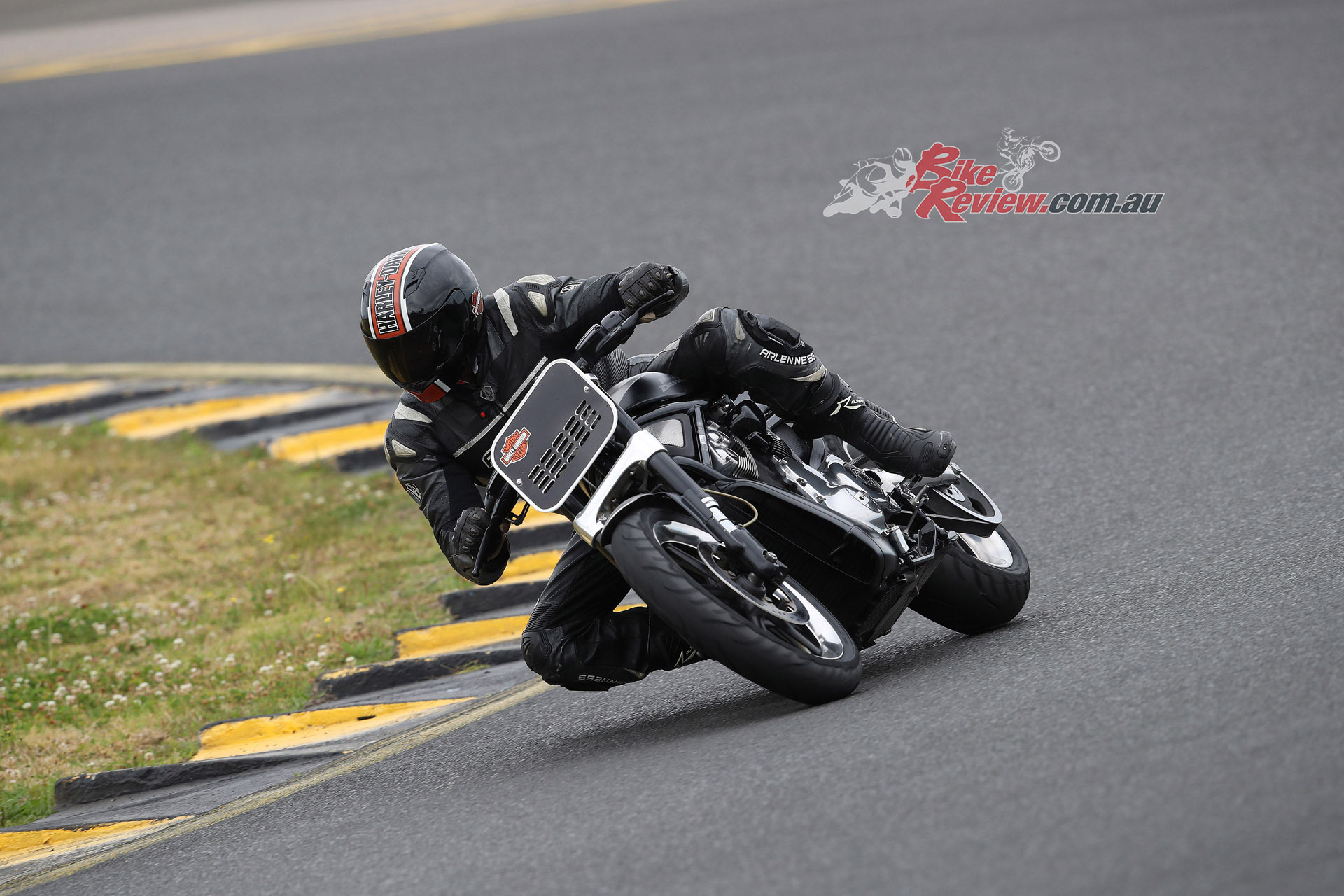 65H Black Wall for Harley-Davidson Electra-Glide Ultra Classic FLHT/C/U/I 2009-2016 Avon Cobra Chrome AV91 Front Motorcycle Tire 130/80B-17 