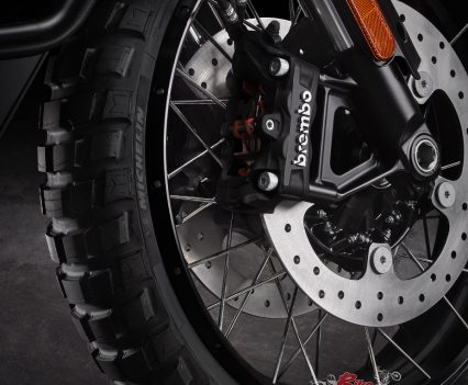 Stopping power is provided by front Brembo brakes.