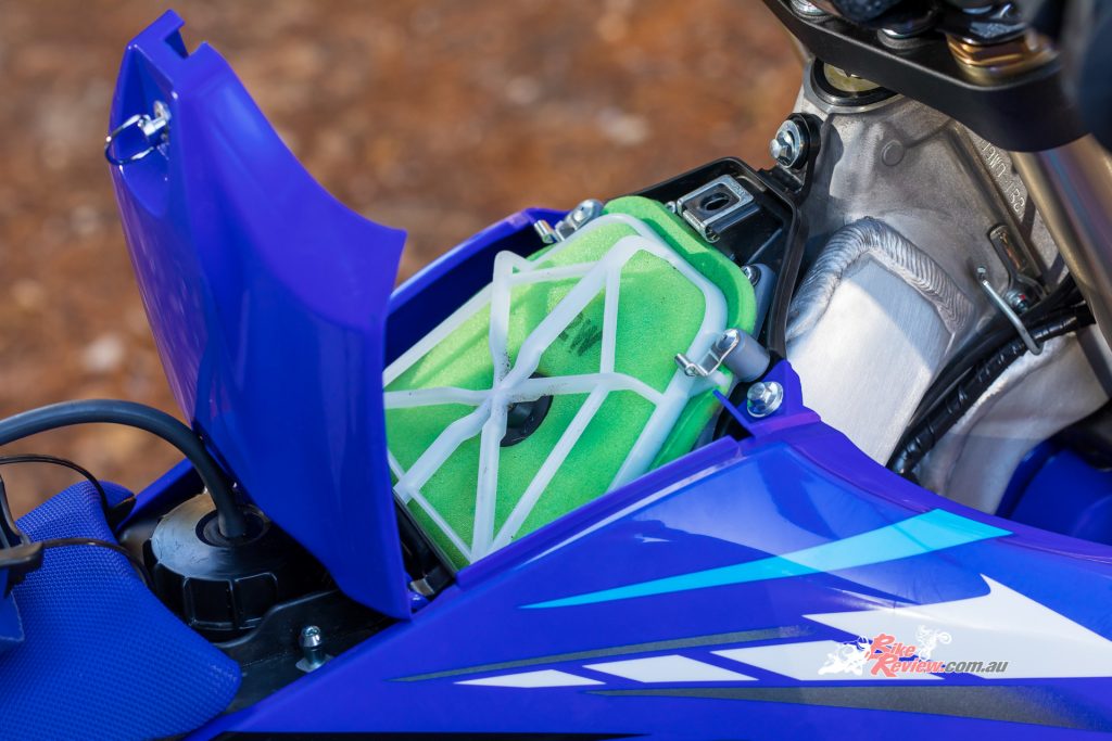 New free flow air filter contributes to a linear throttle response on acceleration and deceleration.