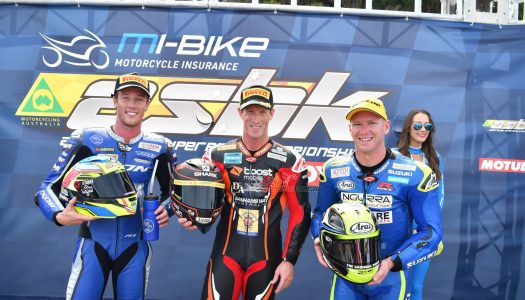 Maxwell takes win three to lead 2020 ASBK from Halliday & Waters