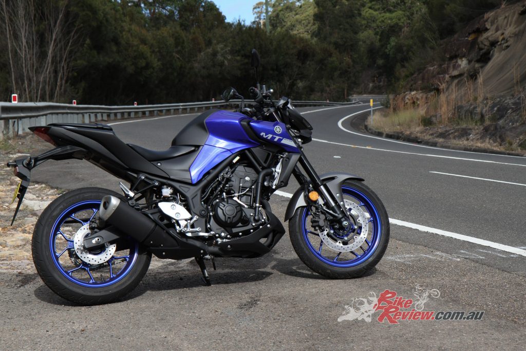 2018 Yamaha R3 BS-IV launch, price, deliveries, details 