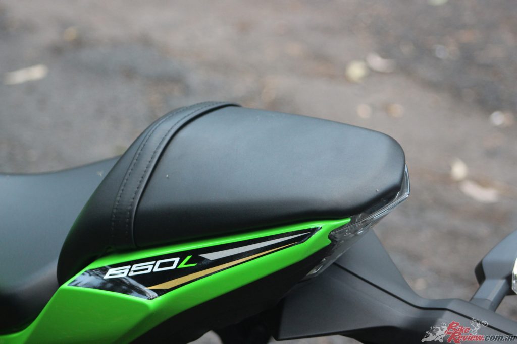 The thicker pillion seat allows for good passenger comfort, and 2UP riding was pleasant on the Ninja 650L.