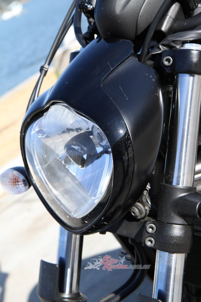 The halogen headlamp sets the tone for the bike, and also provides excellent vision at night.