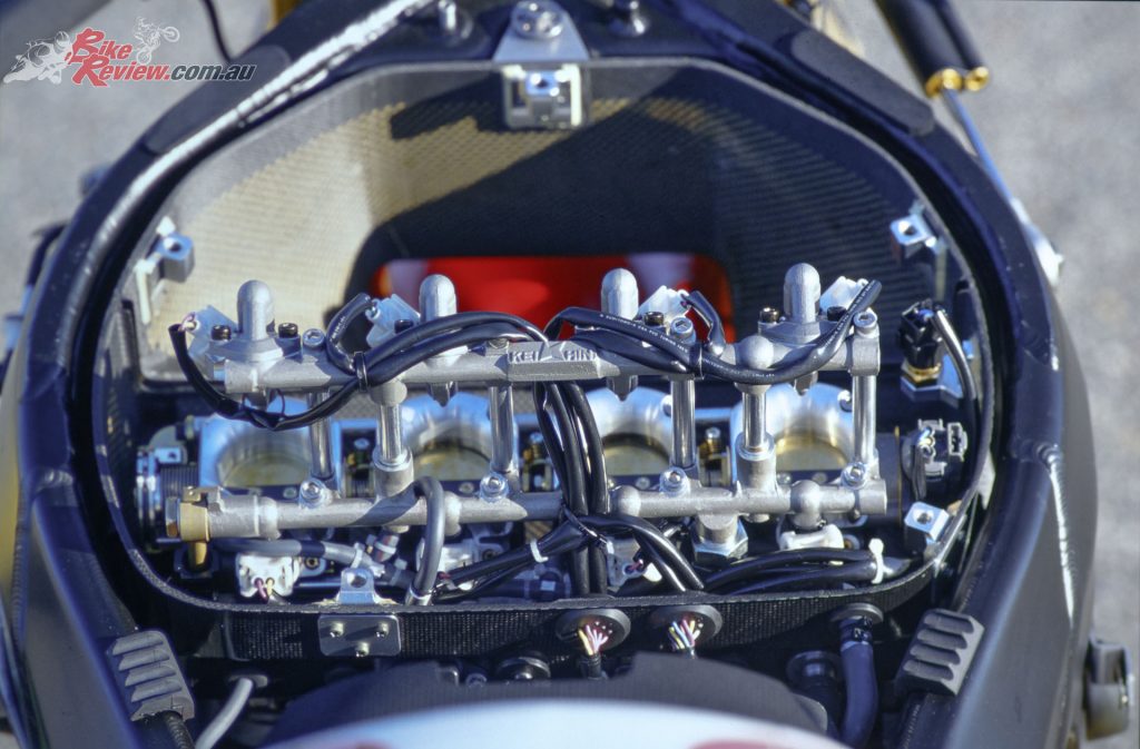 The 15L airbox and two injectors per cylinder really made the R7 a completely different, better machine to win on.