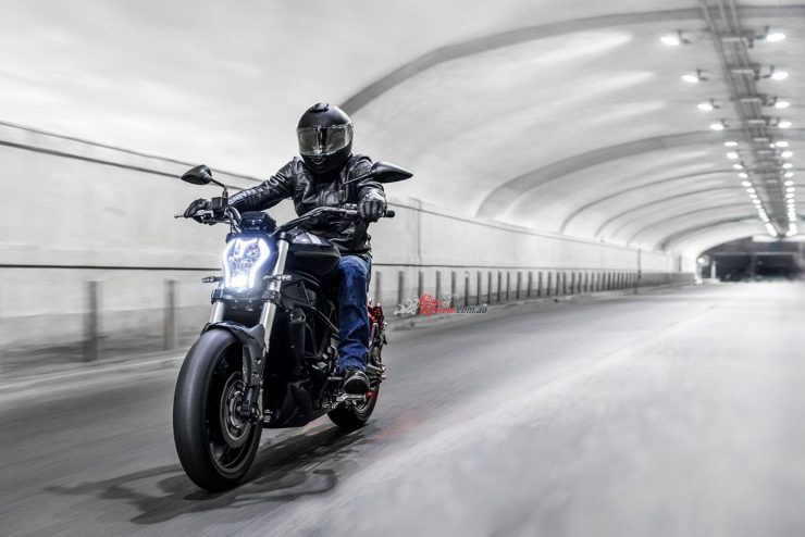 Get kitted out with a Benelli full-face helmet, Benelli street gloves and Four Seasons jacket, then take to the streets on your new 502c.