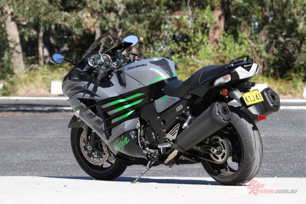 skrive Fritagelse tilgive Review: 2021 Kawasaki Ninja ZX-14R Special Edition - Bike Review