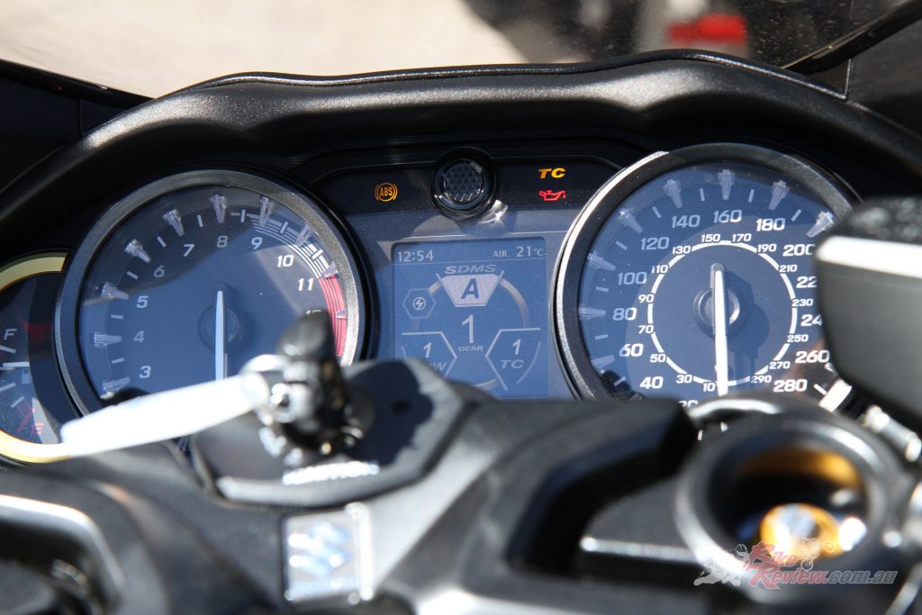 Stylish and packed with information, the dash pays homage to the previous Hayabusa models, but would a full sized TFT display have been more useful?