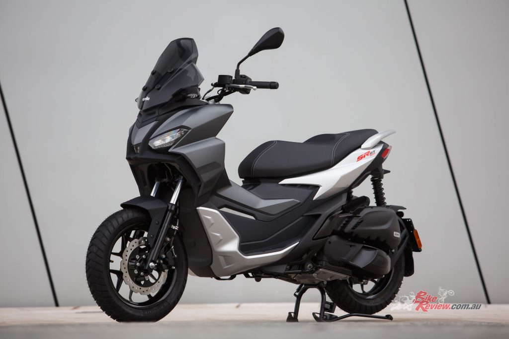 The SHOWA fork and the twin rear shocks have (respectively +22 per cent and +7 per cent) longer travel than the nearest competitor.
