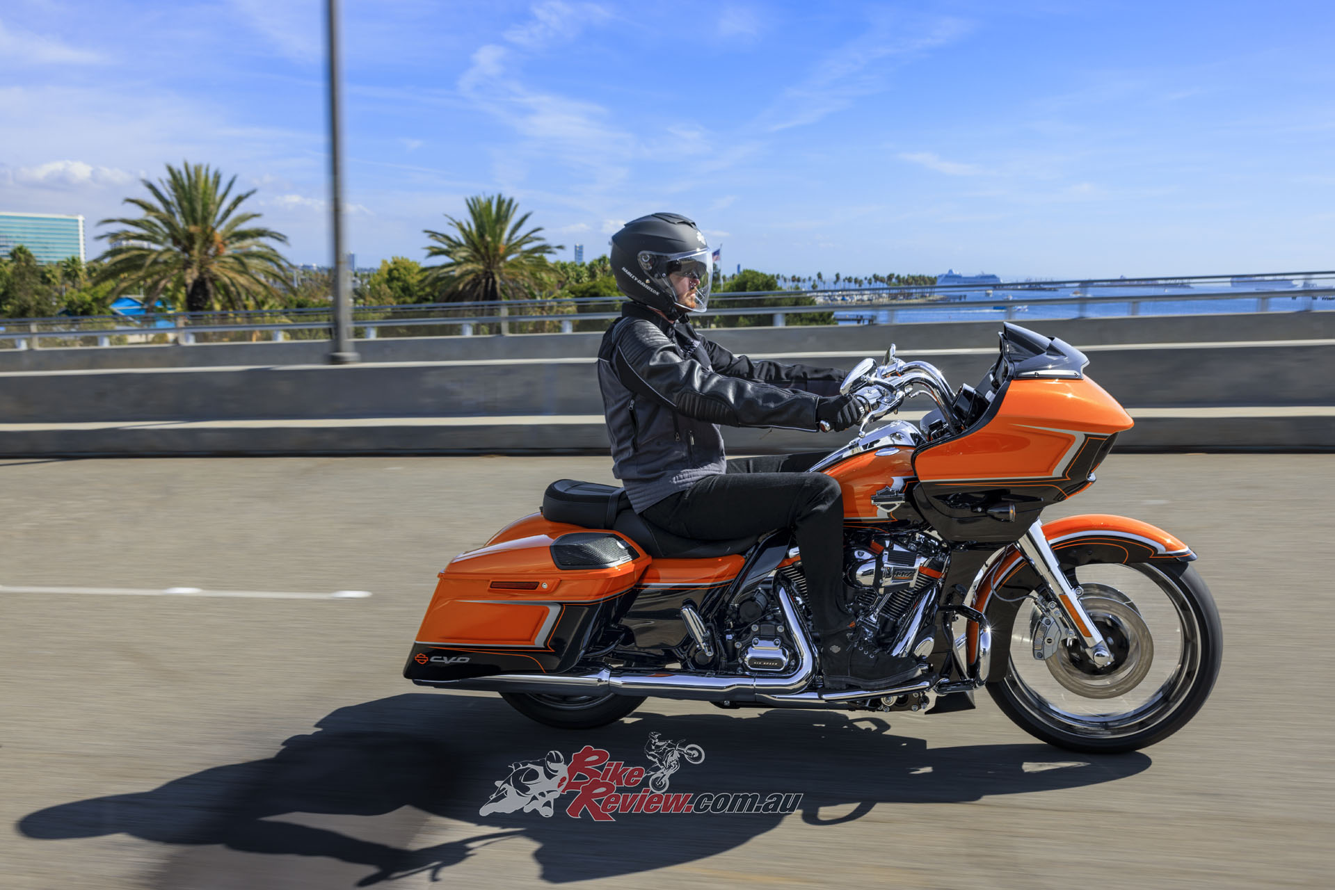 The CVO Road Glide model offers menacing style behind its distinctive dual LED headlamps and frame-mounted shark nose fairing, and the unrelenting performance of the Milwaukee-Eight 117 powertrain.