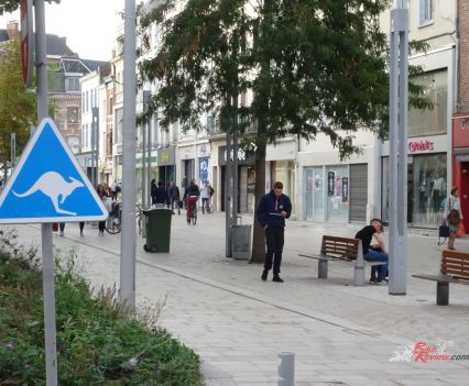 The Bear said he didn’t know what this road sign in Amiens was supposed to indicate, but he liked it.