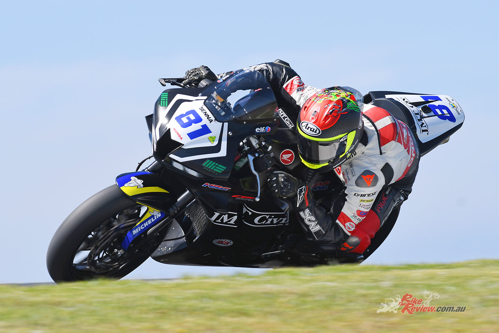 Senna Agius (Honda CBR RR) took pole in Michelin Supersport Q2 with a time of 1:35.307...