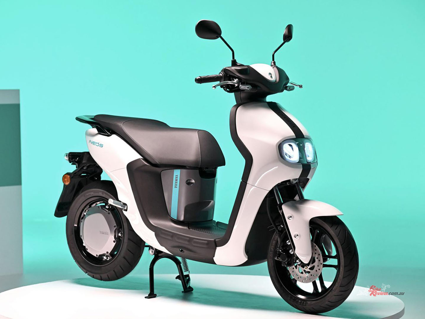 In the next few weeks Yamaha will launch the all-new NEO’s – a smart, accessible and high quality “50cc-equivalent” electric scooter that was first displayed at the 2019 Tokyo Motor Show as the E02 prototype