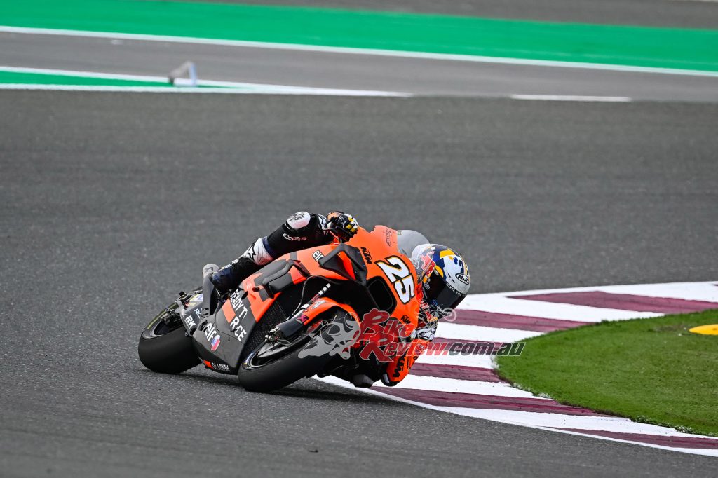 Augusto Fernandez (Red Bull KTM Ajo) ended the first day of 2022 Moto2™ at the top of the timesheets,