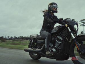 Front suspension is 41mm SHOWA Dual Bending Valve conventional forks designed to provide  improved handling performance.
