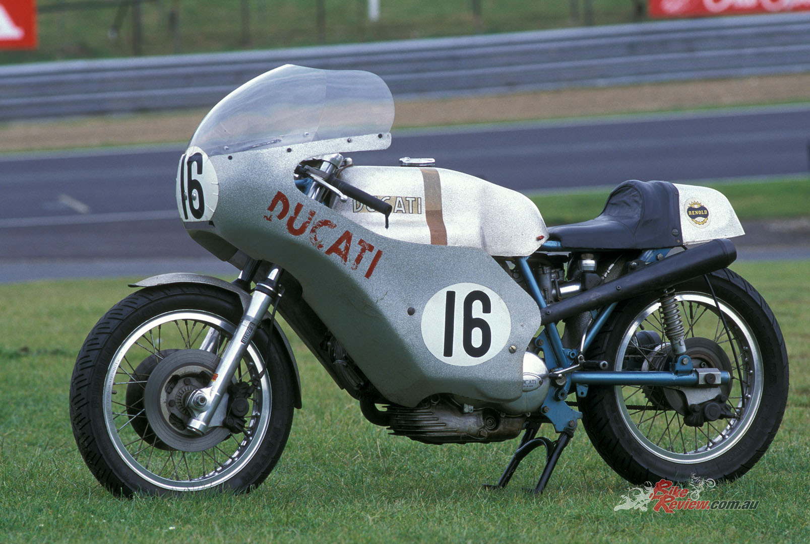 The bike was deceptively quick, one spin out in testing and Smart had already broken the great Agostini's record lap time.