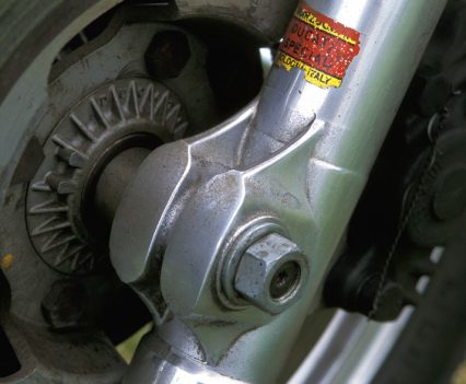 278mm Brembo cast-iron discs with two-piston AP-Lockheed calipers.