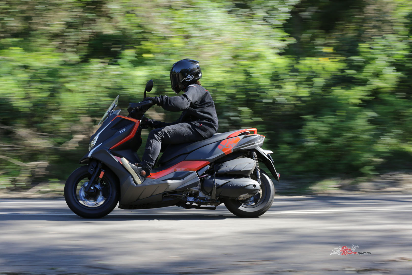 The adventure tyres were more than compliant when it came to cornering, with KYMCO mindful of the fact that their customers aren't going to spend all their time off-roading...