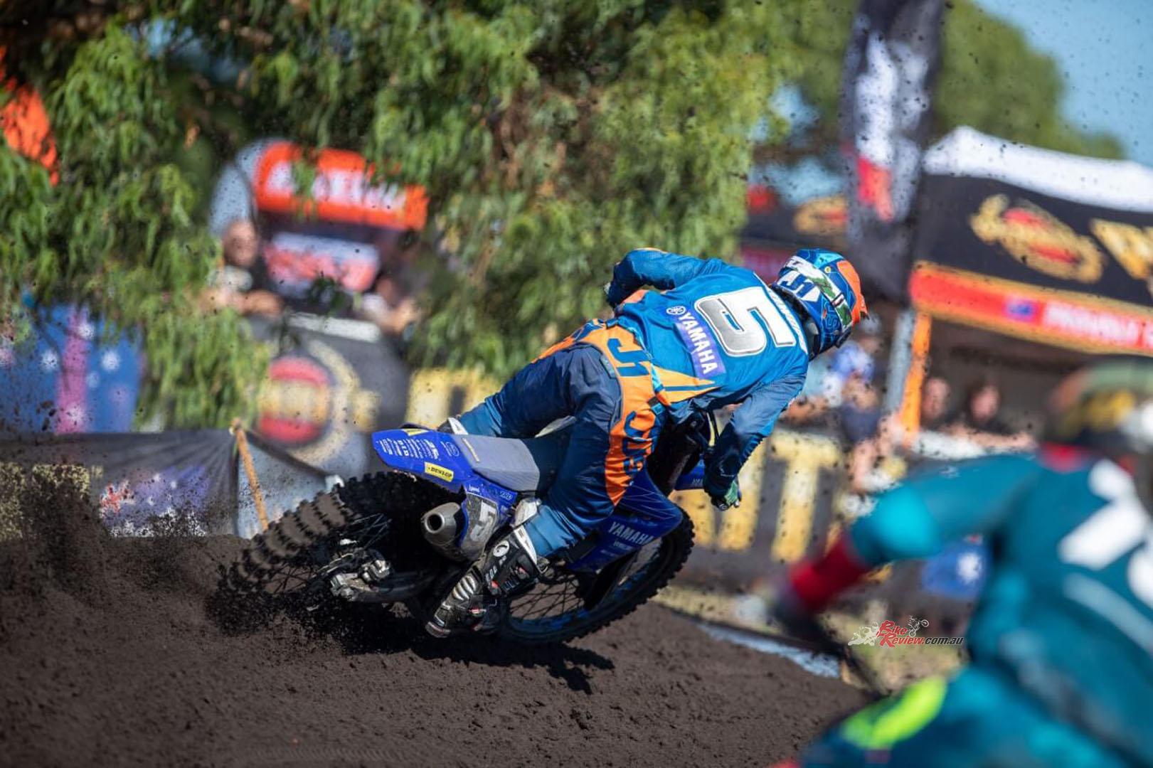 The second moto presented more challenges as Larwood mis-timed his jump from the gate and was mired mid pack as the 40-rider field charged through the first turn.