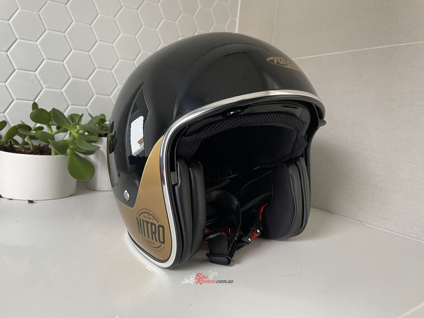 The Nitro X582 is my first brand new open-face helmet and I was honestly shocked at how they could make a lid like this at such a low price. Starting at $139, the X582 is peanuts for a branded lid.