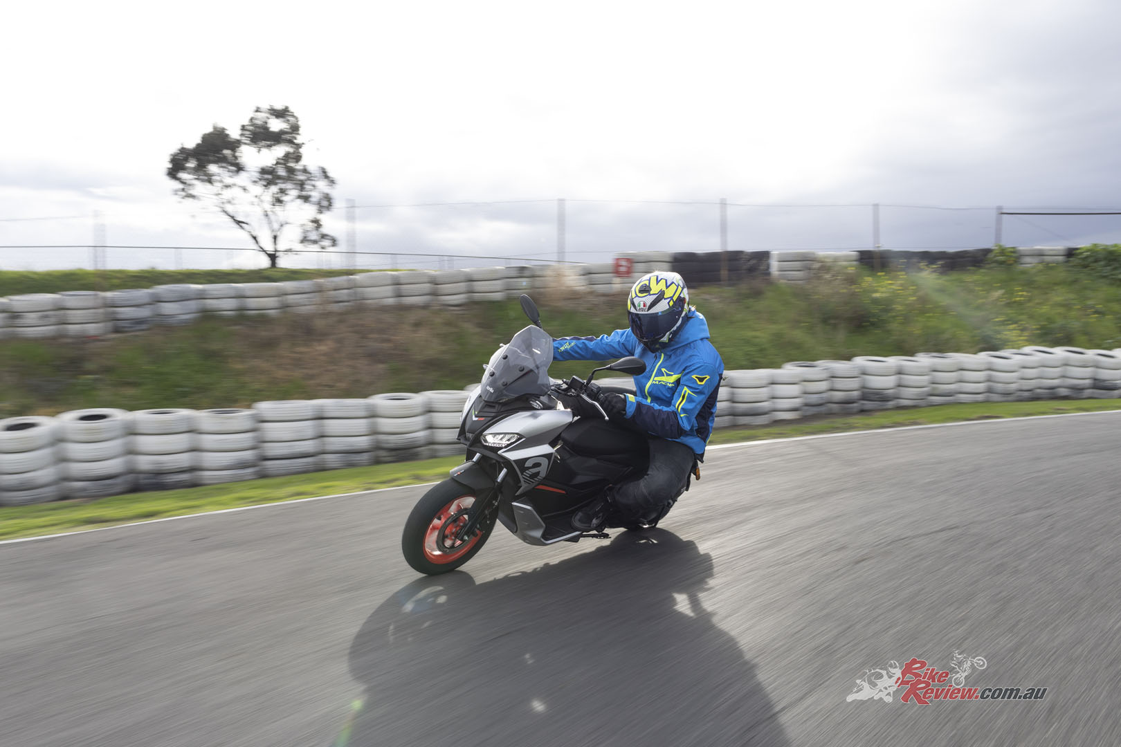 Video: Aprilia SR GT 125 scooter hits the track – INFO MOTO