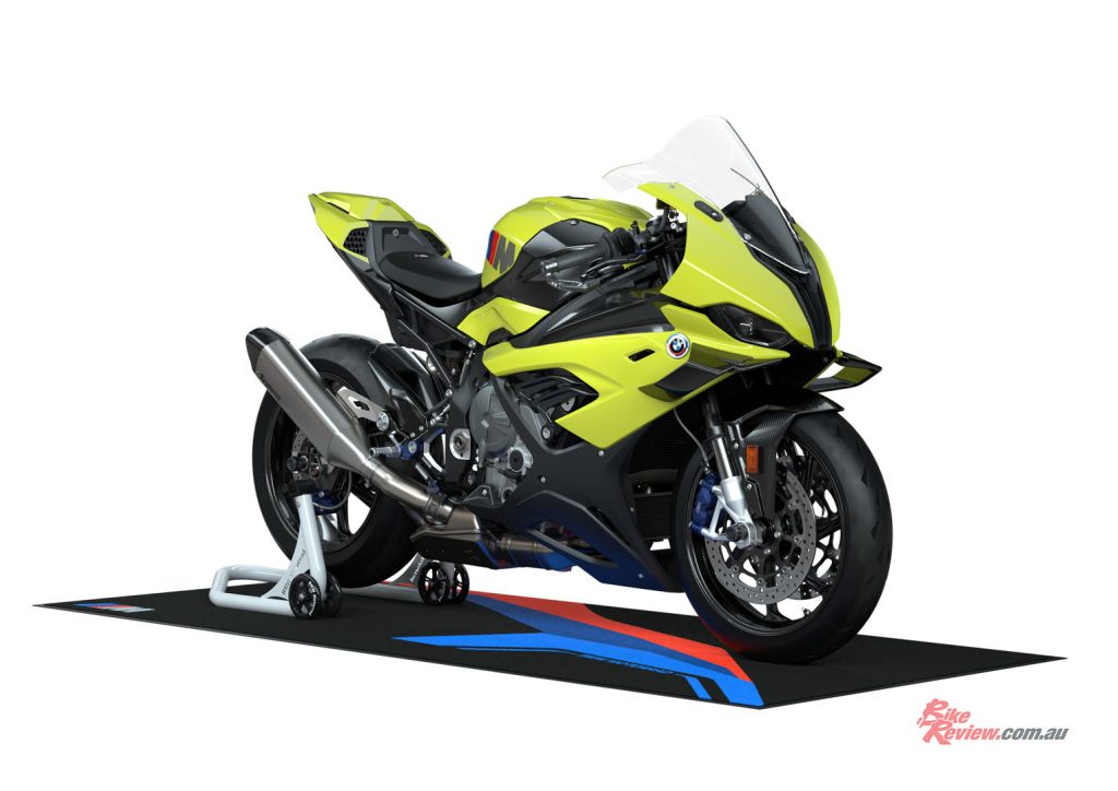 The M 1000 RR is fitted with the M brake system which comes straight from WorldSBK.