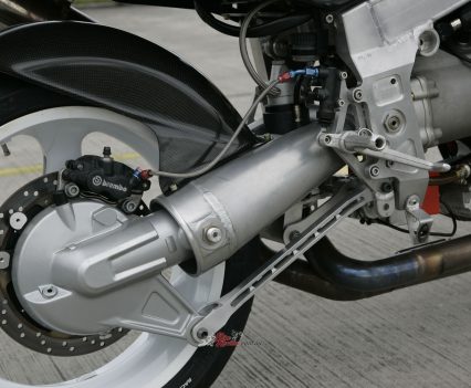 A fair few of the parts seen on the BMW R1 made their way onto road bikes...