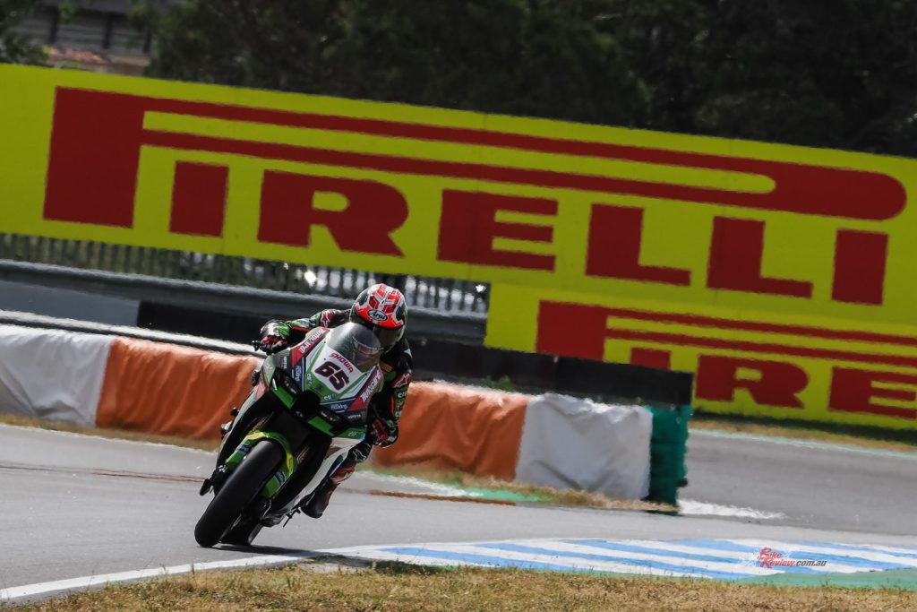 Another record for Rea after claiming an incredible 10-lap Superpole Race after taking advantage of a last-lap mistake from his rival.