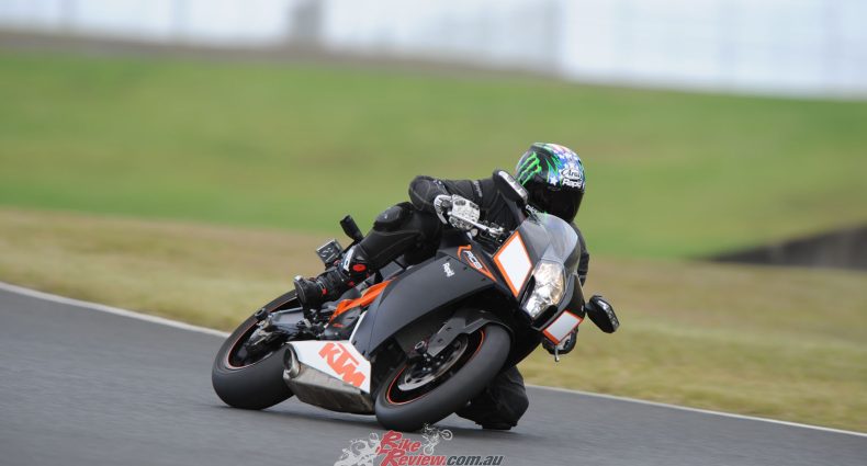 Jeff mentioned that the second he hopped on the RC8R, he felt at home and comfortable to give 100% on the track.