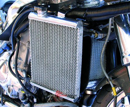 Side mounted radiators due to intercooler position.