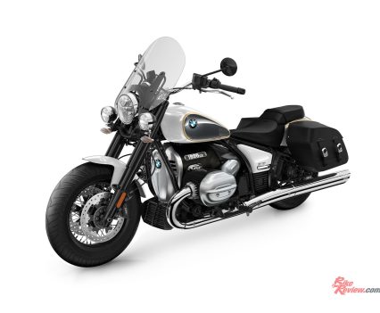 2023 BMW R 18 Classic Mineral white metallic-Meteoric Dust Gold