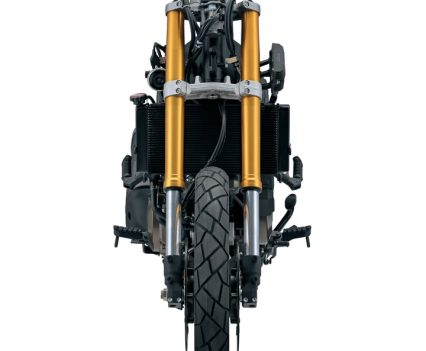 Fully adjustable KYB inverted front forks with 43mm diameter inner tubes.