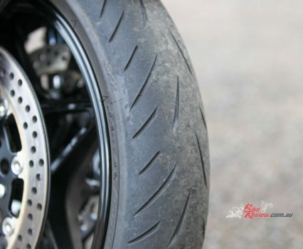 Bridgestone S22 tyres, 120/70 ZR17.