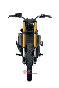 Adjustable front SHOWA suspension.