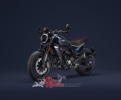 The most elegant among the updated models in the Ducati Scrambler 2023 range is the Nightshift, distinguished by more classic and refined details.