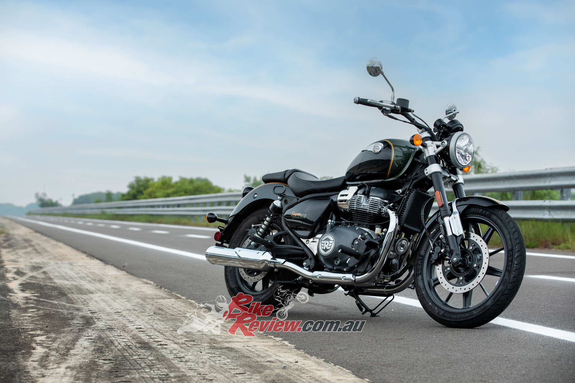 The new model is centred around the award-winning 648cc twin platform that’s been rigorously tested and, since 2018, enjoyed worldwide acclaim within the multi-award-winning Interceptor INT 650 and Continental GT 650.