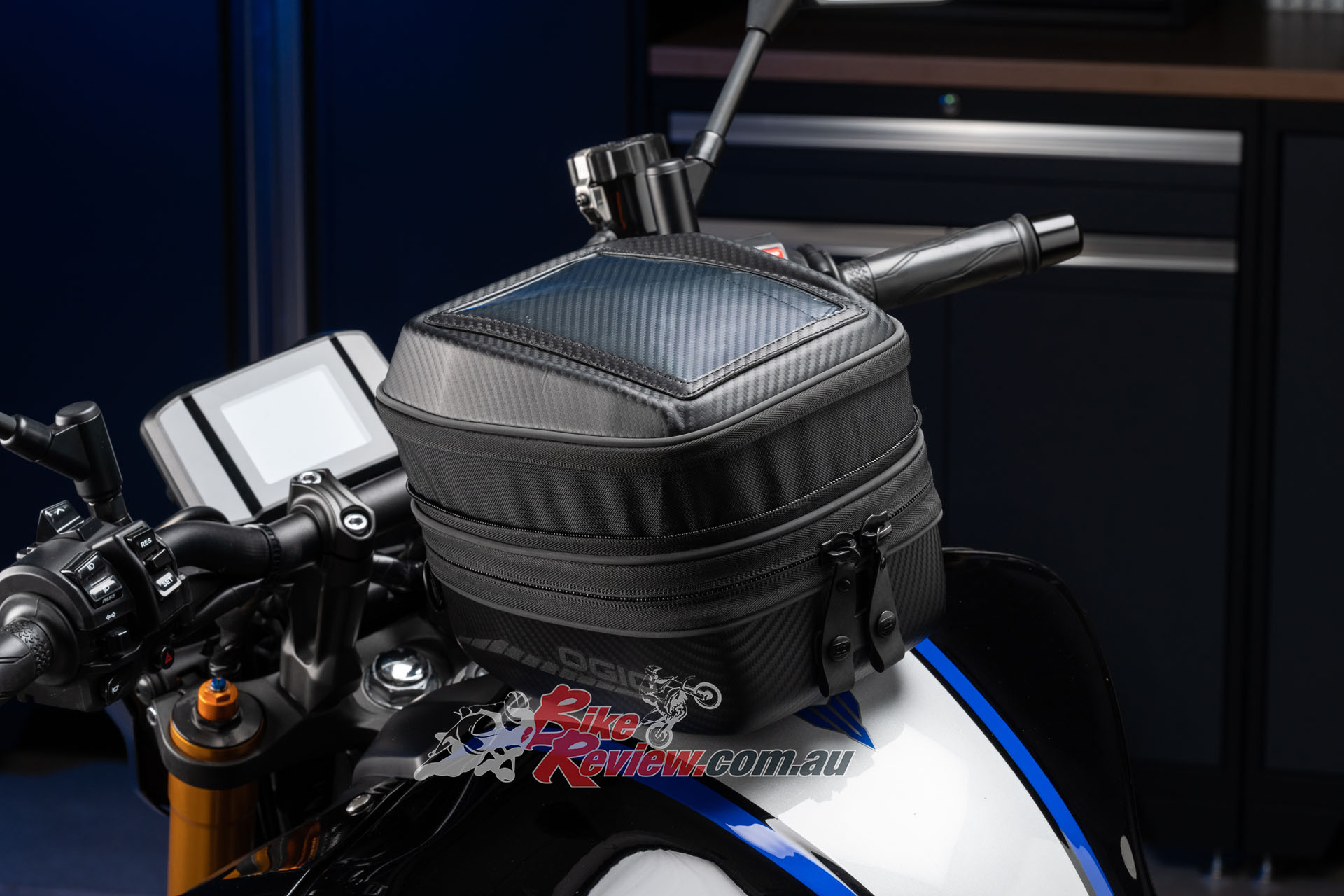 The spacious and carefully designed bags fit perfectly on a range of motorcycles thanks to OGIO's clever RAM MOUNT system.