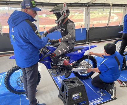Team CDR’s Gary Benn and Brad McAlpine setting up Luca’s bike.