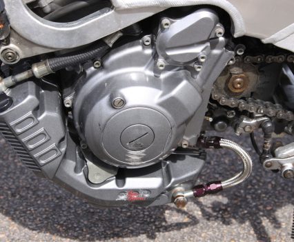 Yamaha used the single cylinder from the Ténéré back in the day.