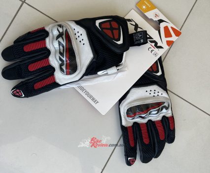 IXON RS4 Air Gloves.